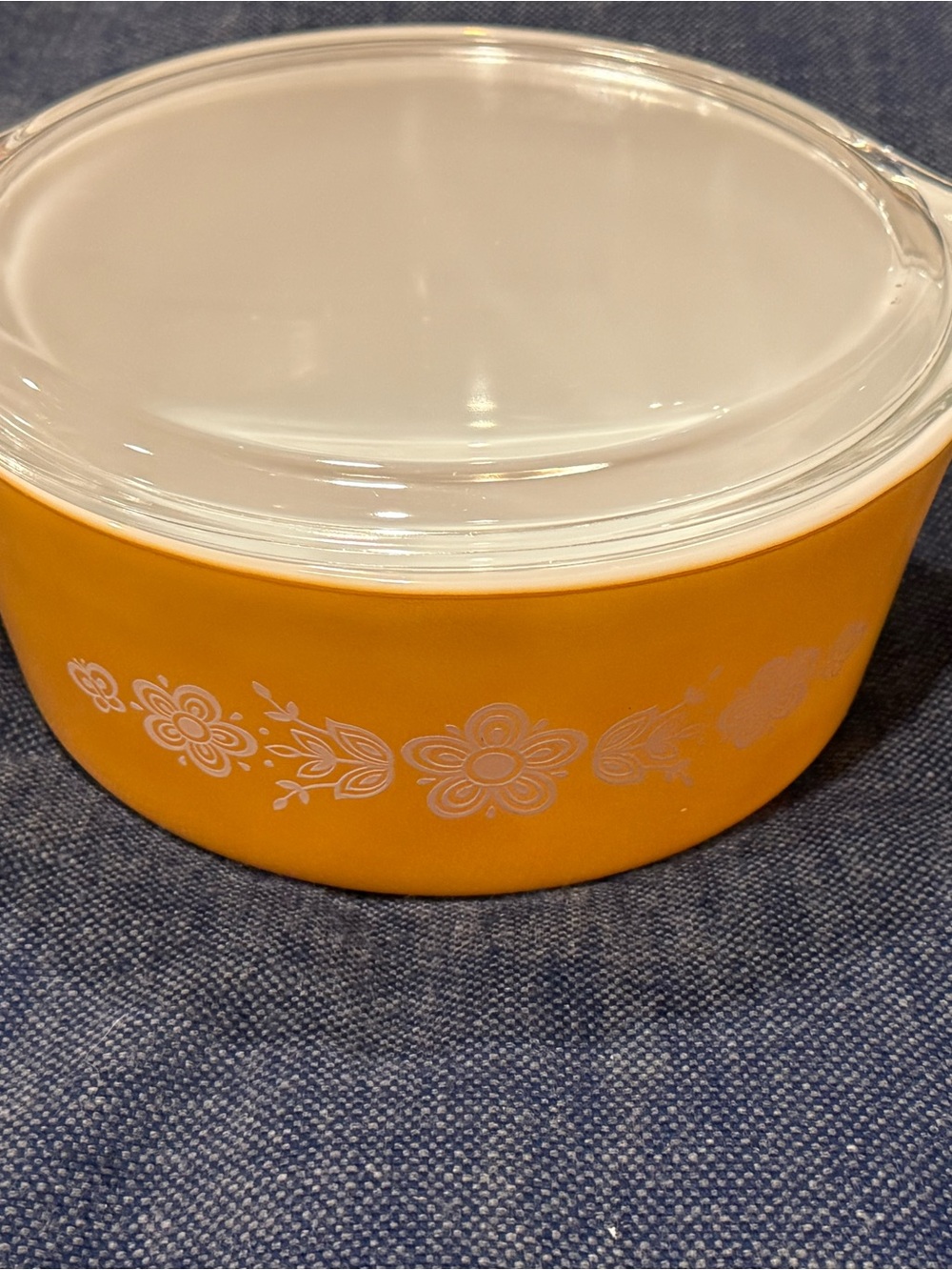 Vintage Pyrex Butterfly Gold 475-B Casserole Dish 2.5 Qt Round with Lid 1970s